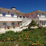 Bed & Breakfast Domestival Vila Verde dos Francos