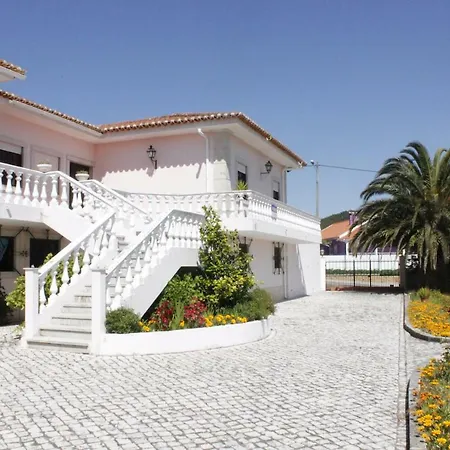 Bed & Breakfast Domestival Vila Verde dos Francos